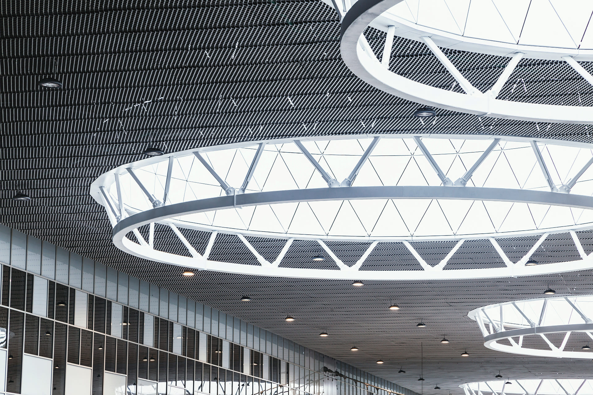 Потолки из ПВС: стиль, акустика и долговечность