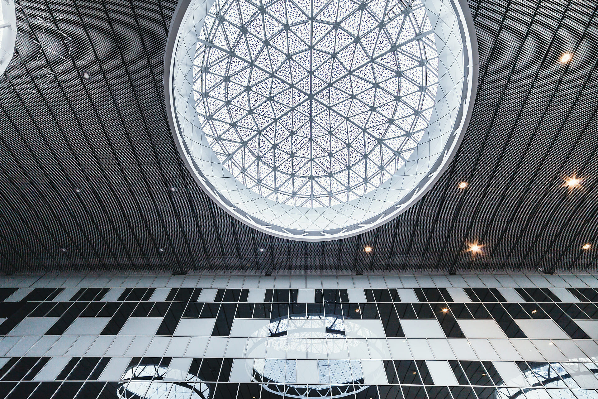 ПВС‑потолки: решётки, которые преображают пространство