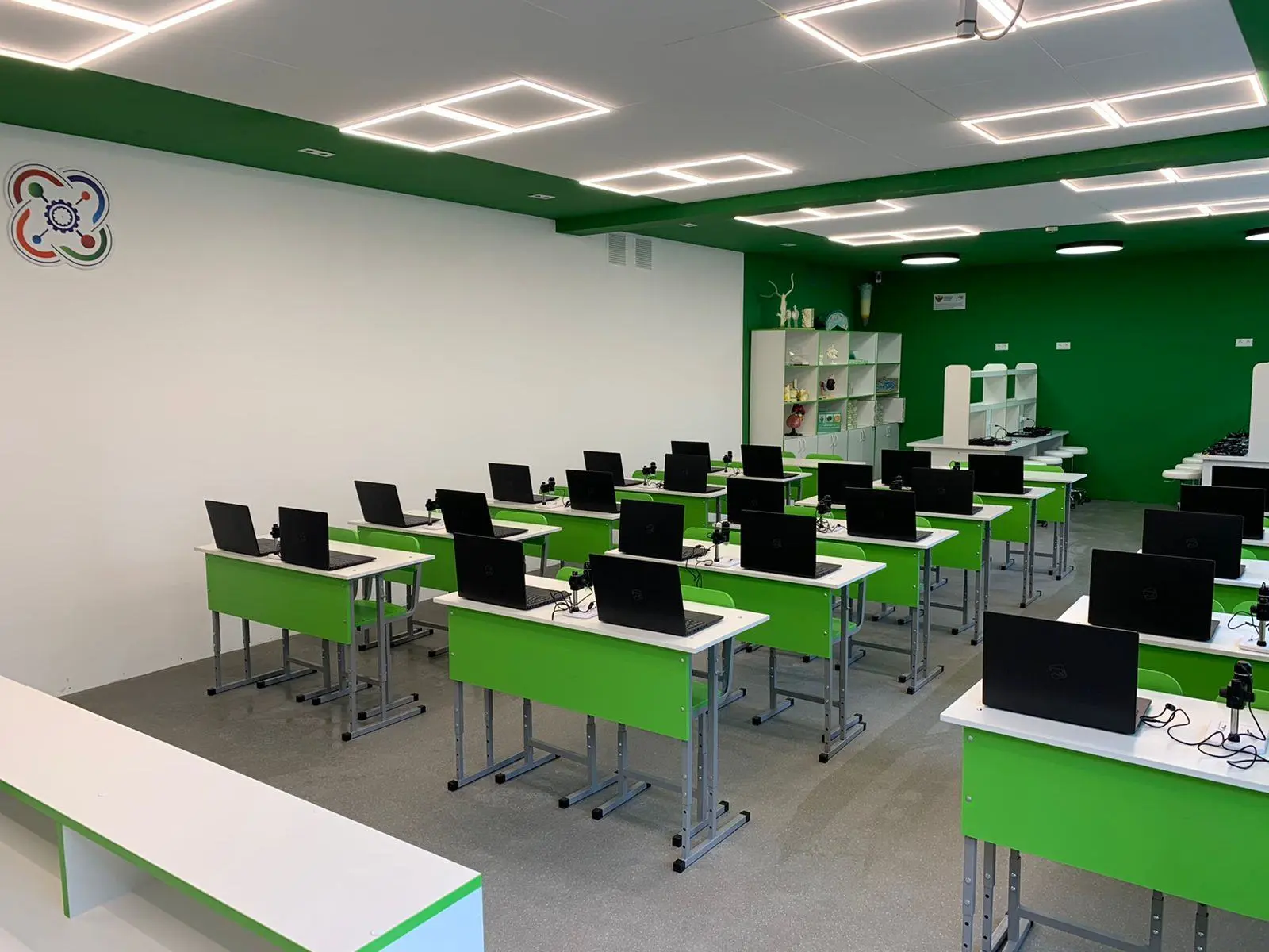 Монтаж потолка