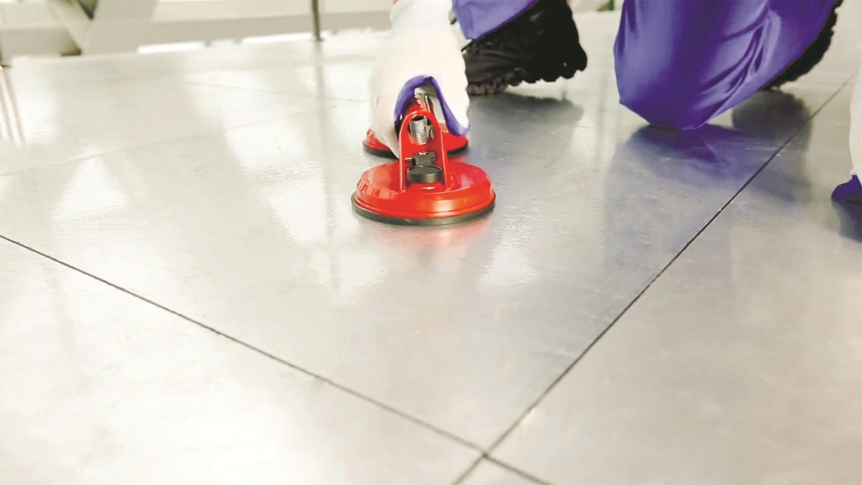 Панель фальшпола из ДСП — усиление сталью и защита от влаги Плита фальшпола из ДСП с металлическим покрытием — конструкция панели