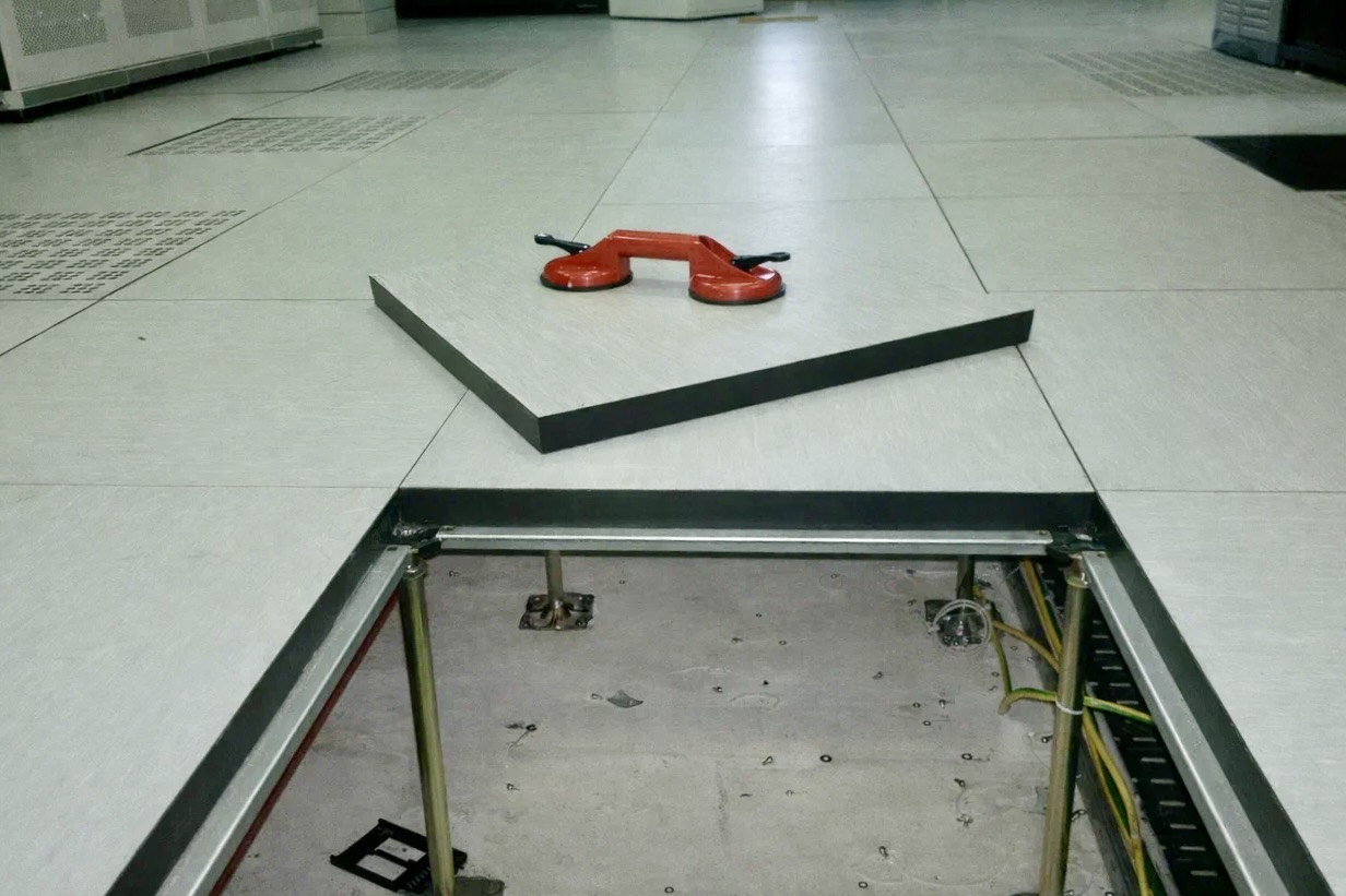 Фальшпол для сцены купить под ключ — цены и проекты